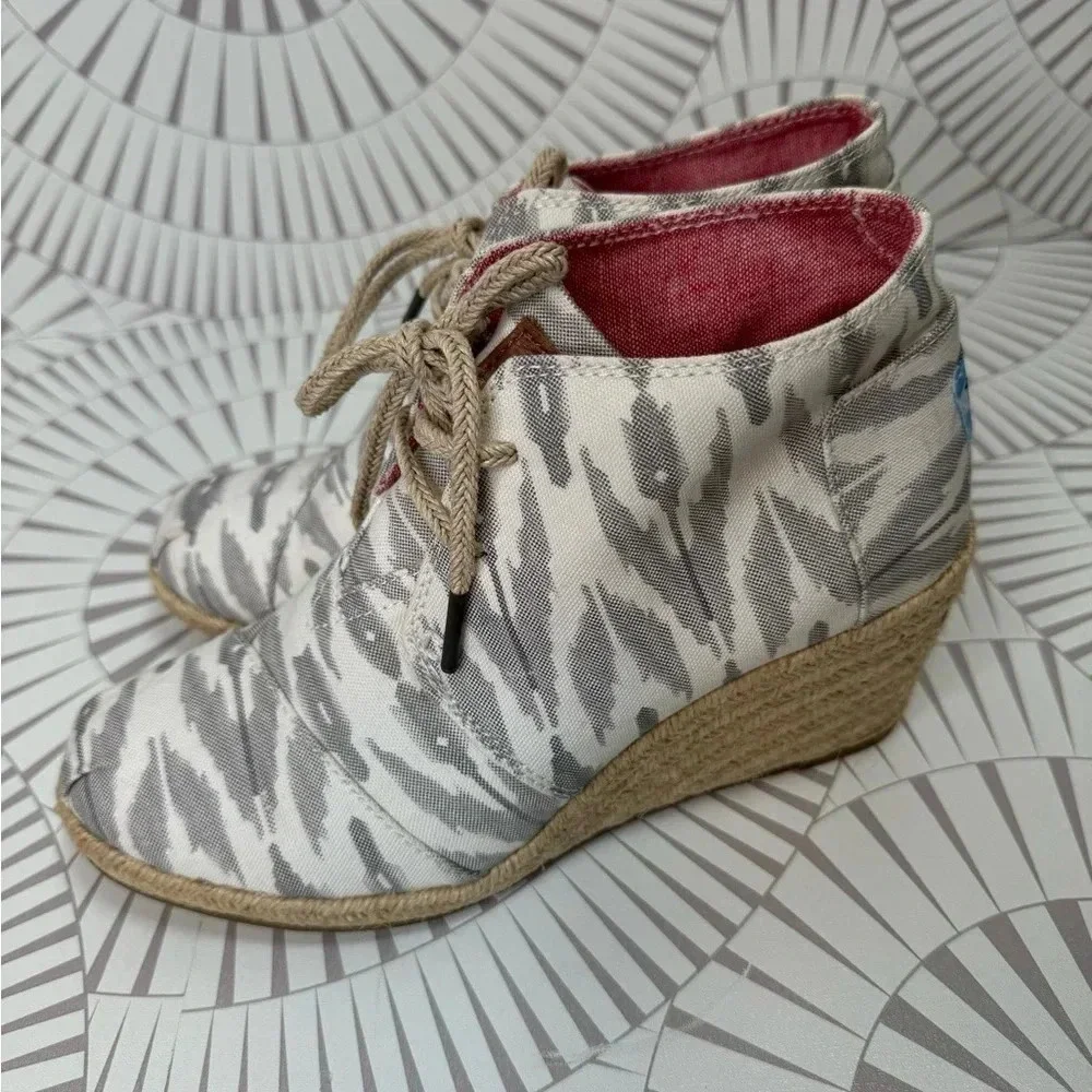 Toms Desert Ankle Boots Chukka Womans Size 7.5 canvas Wedge‎ Heels